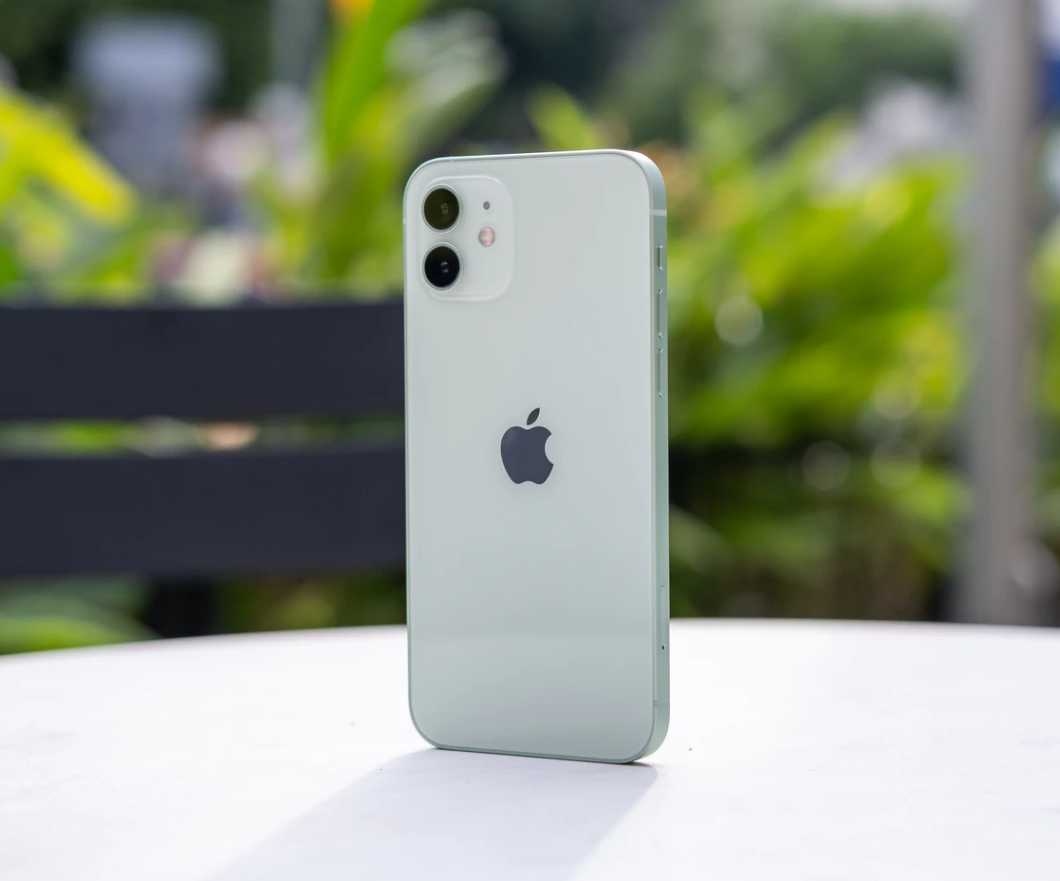 余姚苹果手机维修分享iPhone 12 不慎落入水中如何处理 